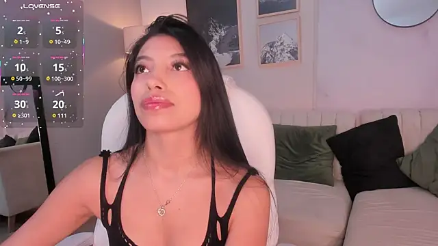 Tiffany Low online show from 12-19-25, 01:07