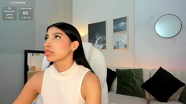 Tiffany Low online show from 02-01-26, 01:53