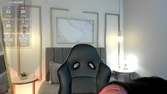 Tiffany Low online show from 03-17-26, 03:37