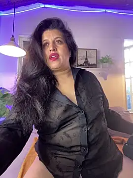 Snapshot of Andrea_secret_ chatting on 06-15-26, 02:41 Andrea secret online show from 06-15-26, 02:41