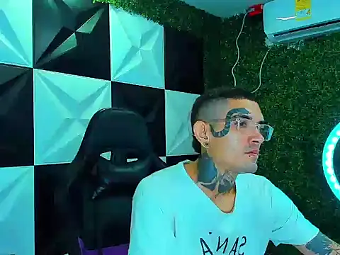 boy tatto777 online show from 09-18-25, 01:24