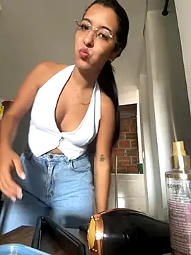 Valerygomez02 online show from 10-17-25, 07:16