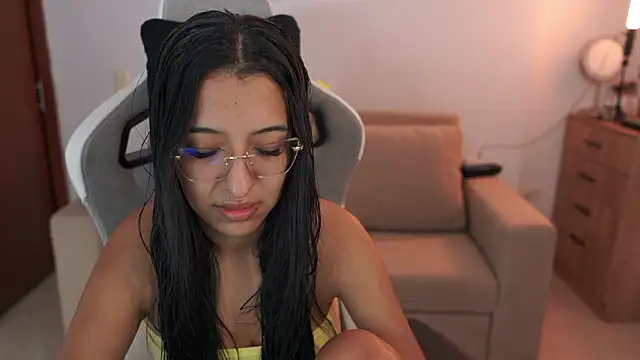 Valerygomez02 online show from 03-10-26, 02:22