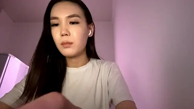 Snapshot of marry_dreams chatting on 12-17-25, 02:12 marry dreams online show from 12-17-25, 02:12