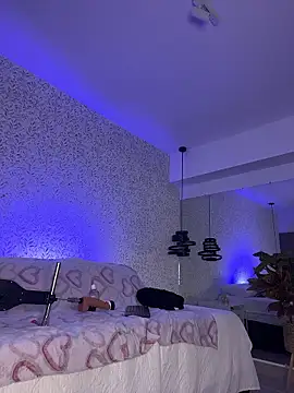 EMILIIA RICHTER   online show from 01-08-26, 07:49