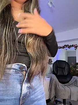 EMILIIA RICHTER   online show from 03-06-26, 08:27