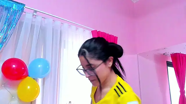 Snapshot of SamyySwet chatting on 06-17-26, 08:10 SamyySwet online show from 06-17-26, 08:10
