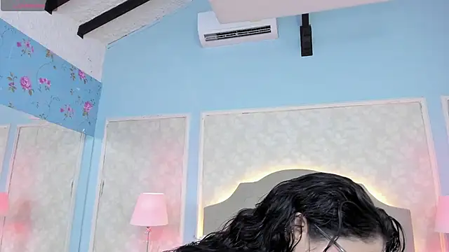 Snapshot of SamyySwet chatting on 06-25-26, 08:13 SamyySwet online show from 06-25-26, 08:13