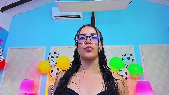 Snapshot of SamyySwet chatting on 06-30-26, 08:21 SamyySwet online show from 06-30-26, 08:21
