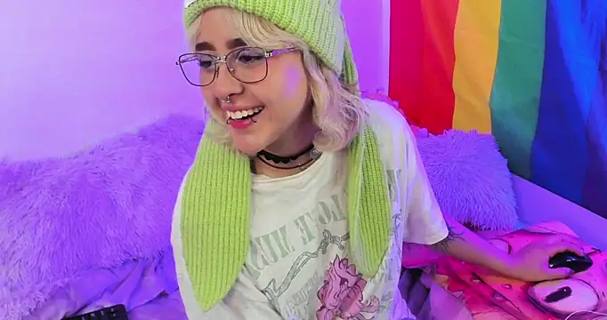 NekoWaifu online show from 10-08-25, 12:47