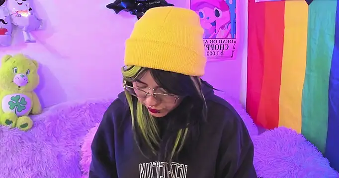 NekoWaifu online show from 10-30-25, 01:01