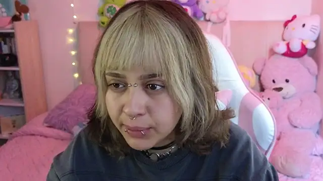 NekoWaifu online show from 04-01-26, 02:36