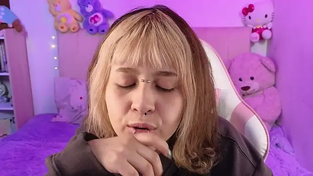 NekoWaifu online show from 05-29-26, 02:48