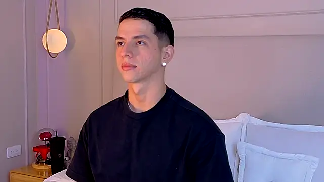 Snapshot of ZaneDawson chatting on 11-12-25, 03:40 ZaneDawson online show from 11-12-25, 03:40