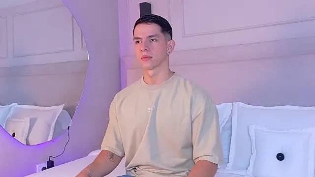 Snapshot of ZaneDawson chatting on 11-22-25, 11:48 ZaneDawson online show from 11-22-25, 11:48