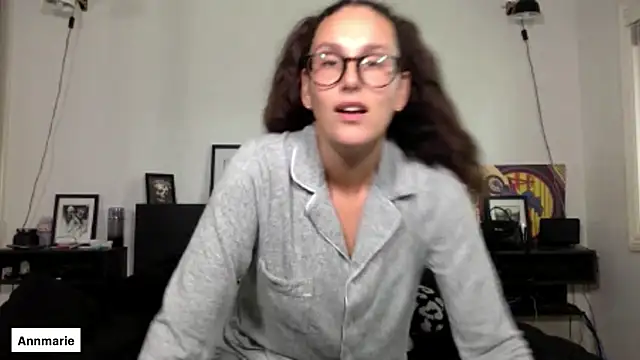 Snapshot of annmarieferrara chatting on 09-26-25, 07:18 annmarieferrara online show from 09-26-25, 07:18