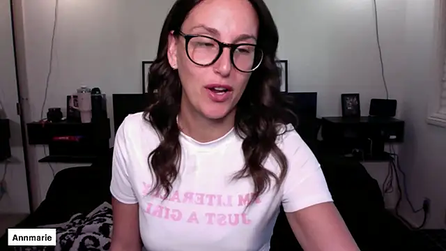 Snapshot of annmarieferrara chatting on 10-24-25, 04:14 annmarieferrara online show from 10-24-25, 04:14