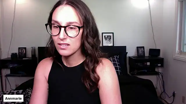 Snapshot of annmarieferrara chatting on 11-17-25, 04:46 annmarieferrara online show from 11-17-25, 04:46