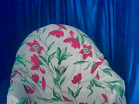 Snapshot of Sangeetha5 chatting on 10-15-25, 05:02 Sangeetha5 online show from 10-15-25, 05:02