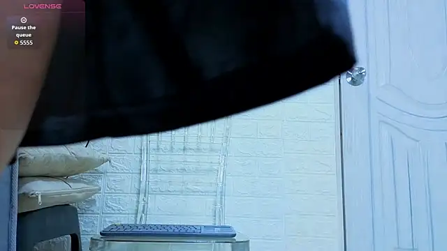 sofiagutierrez   online show from 12-15-25, 01:15