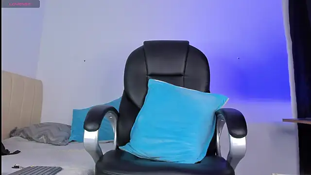 denis munera online show from 10-20-25, 03:56