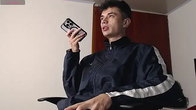 Snapshot of jaico_santos chatting on 11-04-25, 11:15 jaico santos online show from 11-04-25, 11:15