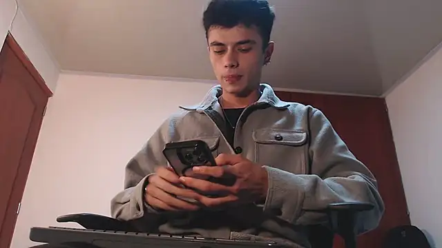 Snapshot of jaico_santos chatting on 11-28-25, 10:45 jaico santos online show from 11-28-25, 10:45