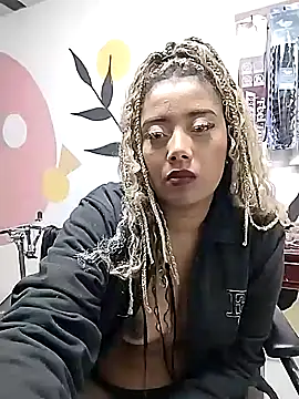Snapshot of Ebony-Goddess19 chatting on 10-02-25, 05:47 Ebony-Goddess19 online show from 10-02-25, 05:47