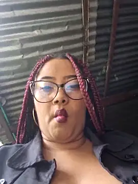 Snapshot of Ebony-Goddess19 chatting on 10-29-25, 05:14 Ebony-Goddess19 online show from 10-29-25, 05:14