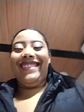 Snapshot of Ebony-Goddess19 chatting on 01-09-26, 01:36 Ebony-Goddess19 online show from 01-09-26, 01:36