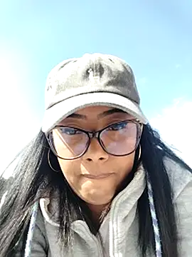 Snapshot of Ebony-Goddess19 chatting on 01-10-26, 02:08 Ebony-Goddess19 online show from 01-10-26, 02:08