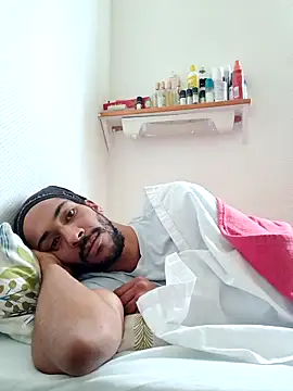 Snapshot of Mikaaa97 chatting on 12-14-25, 11:37 Mikaaa97 online show from 12-14-25, 11:37