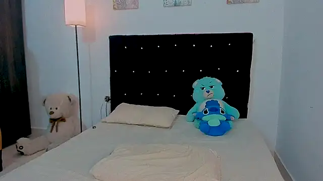 Snapshot of Zacktorres_ chatting on 10-26-25, 10:04 Zacktorres online show from 10-26-25, 10:04