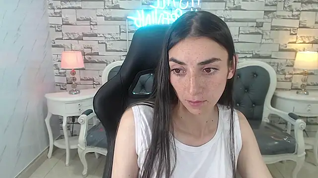 Snapshot of Maily_a_ chatting on 09-26-25, 02:59 Maily a online show from 09-26-25, 02:59