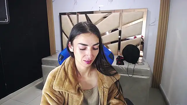 Maily a  online show from 12-18-25, 03:01