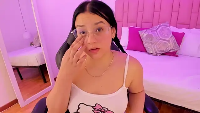 Amy Ferreira online show from 01-11-26, 04:39