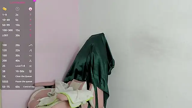 Yuni kim online show from 11-25-25, 04:18