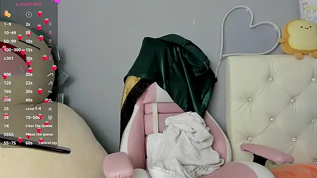 Yuni kim online show from 01-14-26, 01:50