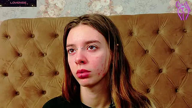 Snapshot of CoraVex chatting on 11-30-25, 02:04 CoraVex online show from 11-30-25, 02:04