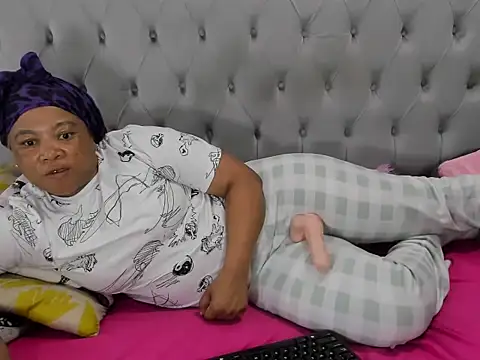 massive booty25 online show from 12-17-25, 07:03