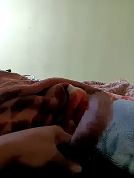 Snapshot of romero115 chatting on 11-22-25, 10:14 romero115 online show from 11-22-25, 10:14