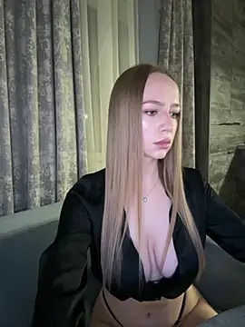 Snapshot of MissOyee chatting on 11-13-25, 08:08 MissOyee online show from 11-13-25, 08:08