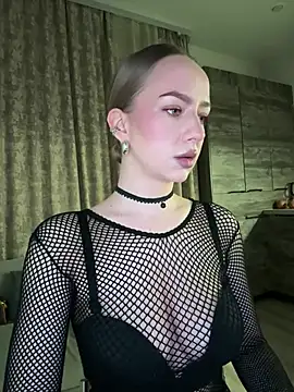 Snapshot of MissOyee chatting on 02-12-26, 07:20 MissOyee online show from 02-12-26, 07:20