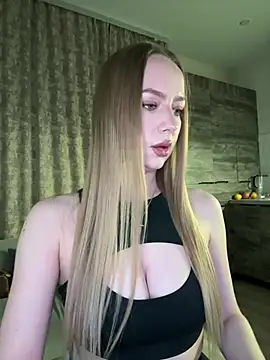 Snapshot of MissOyee chatting on 02-19-26, 07:10 MissOyee online show from 02-19-26, 07:10