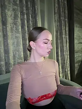 Snapshot of MissOyee chatting on 02-21-26, 07:37 MissOyee online show from 02-21-26, 07:37