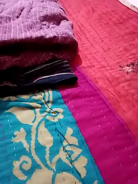 Snapshot of Hott_locky chatting on 09-30-25, 04:01 Hott locky online show from 09-30-25, 04:01