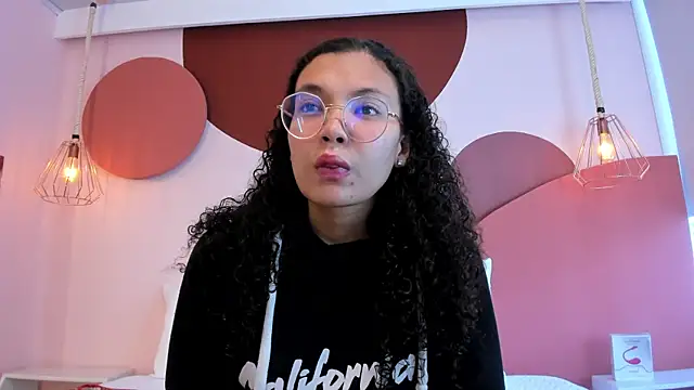 SweetStarr  online show from 09-25-25, 01:15