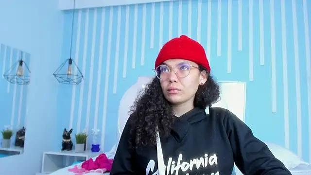 SweetStarr  online show from 10-08-25, 12:47