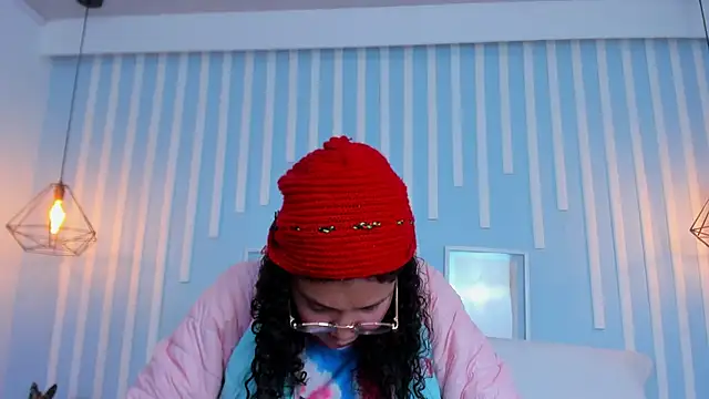 SweetStarr  online show from 10-09-25, 12:36