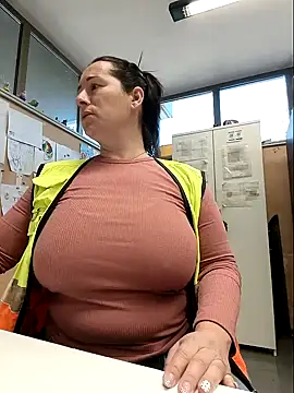 bichota85 online show from 04-20-26, 10:07